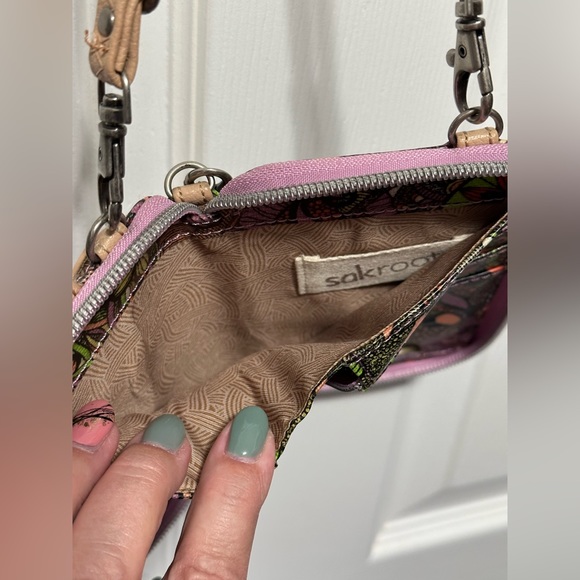 Sakroots Wristlet Crossbody Phone Wallet - Picture 4 of 5